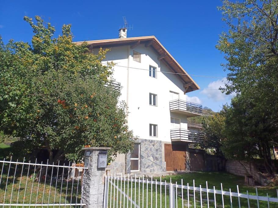 Apartmán Casa Vacanza Leonardo Chambave Exteriér fotografie